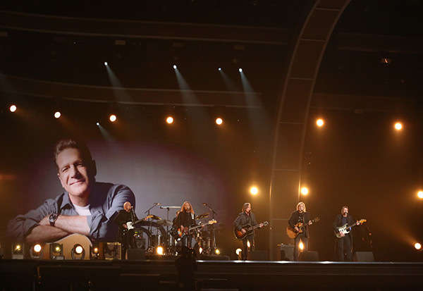 glenn-frey-tribute-2016-grammy-awards-ftr-1.jpg